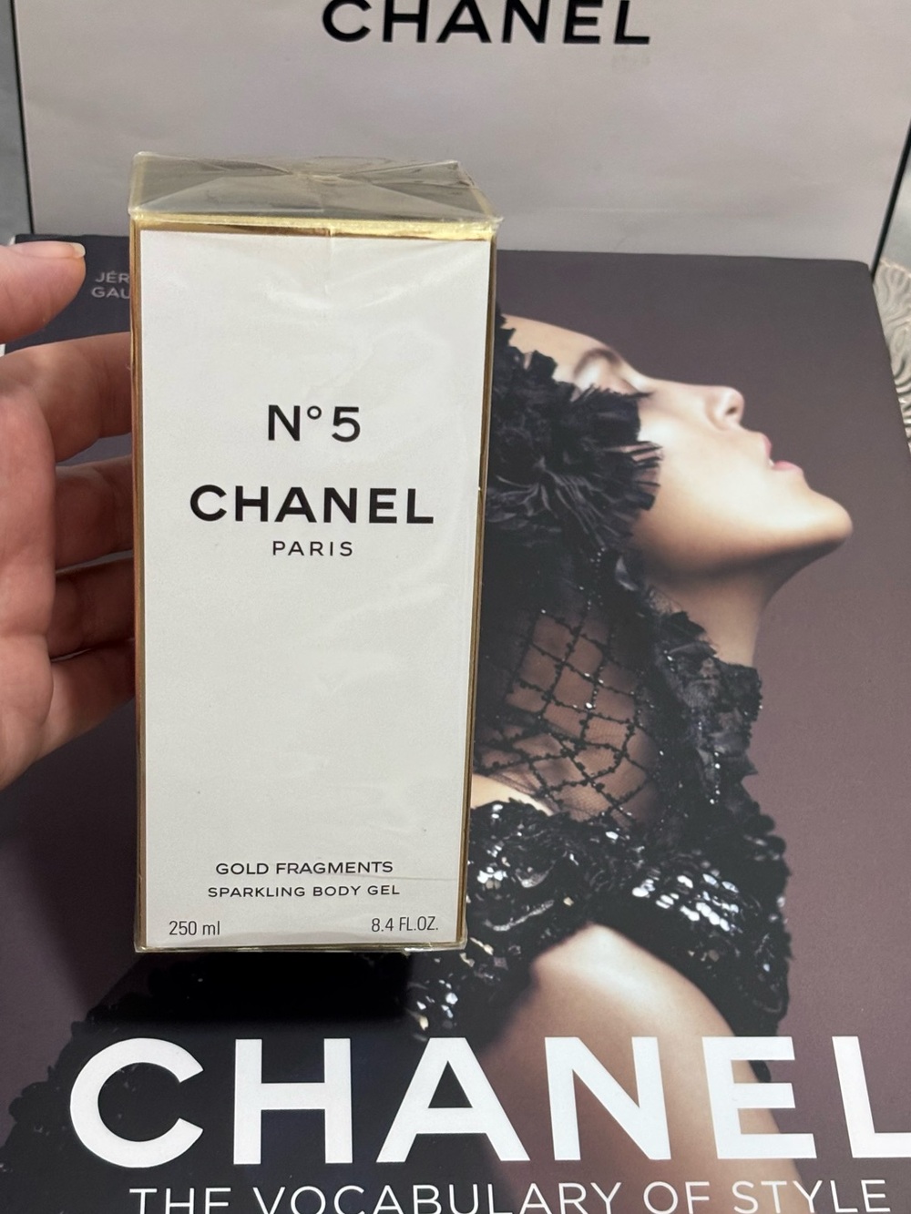 CHANEL N°5 Gold Fragments Sparkling Body Gel  8.4 fl. oz. 
LIMITED EDITION